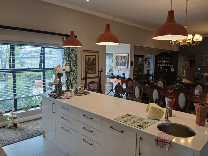 4 Bedroom Property for Sale in Graanendal Western Cape